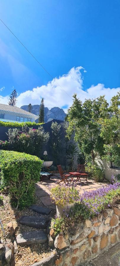 Finchley Guesthouse In Camps Bay Cape Town Bagian luar foto