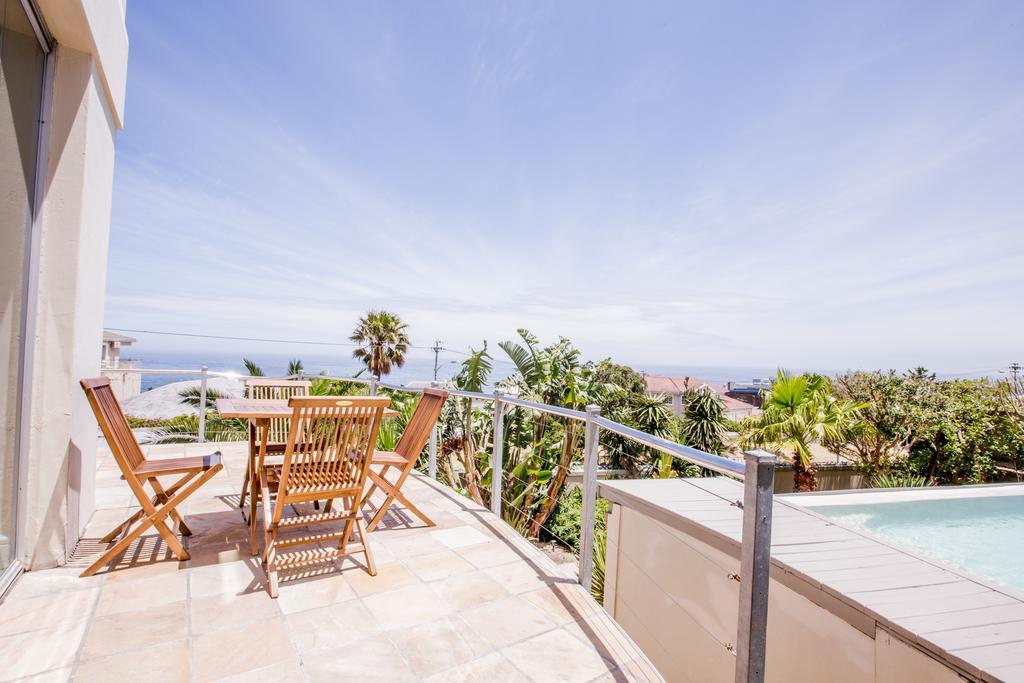 Finchley Guesthouse In Camps Bay Cape Town Bagian luar foto