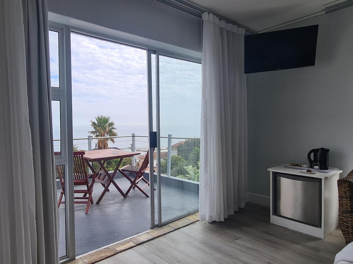 Finchley Guesthouse In Camps Bay Cape Town Bagian luar foto