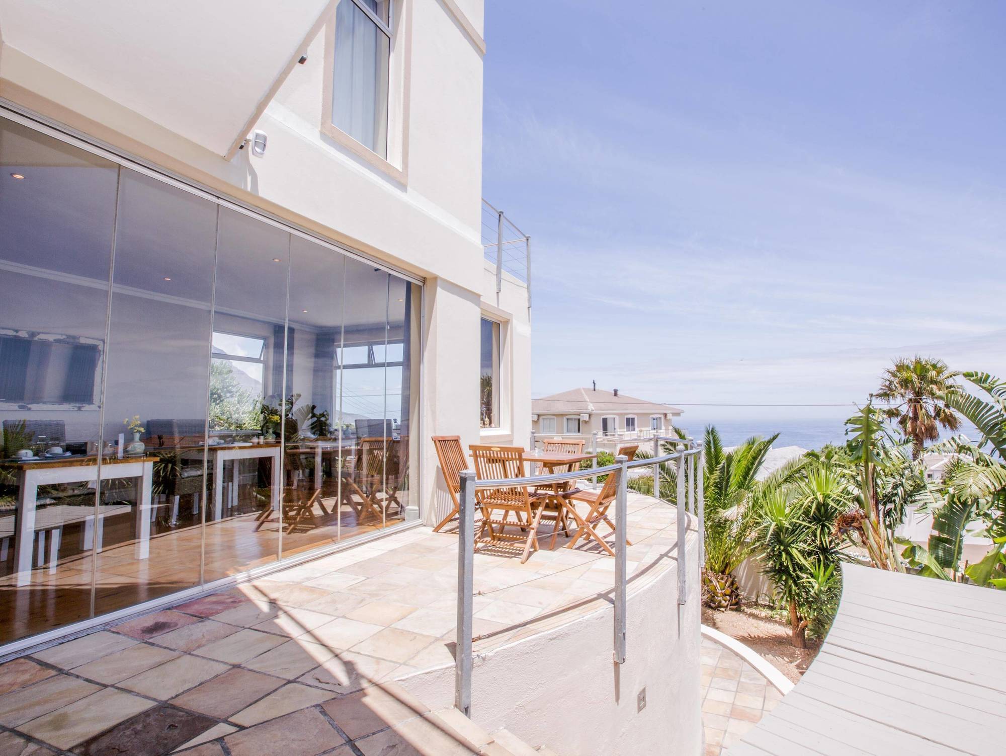 Finchley Guesthouse In Camps Bay Cape Town Bagian luar foto