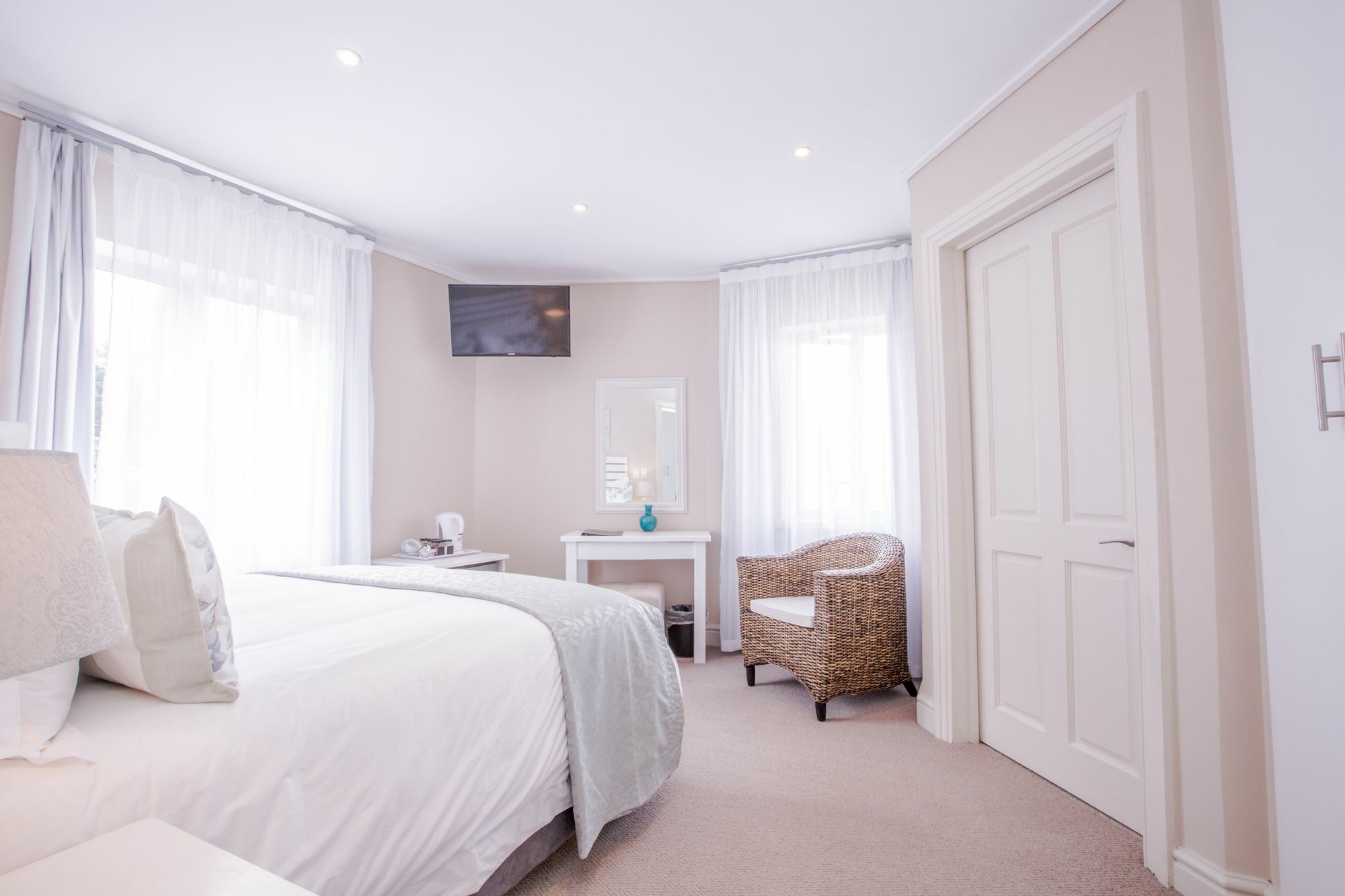 Finchley Guesthouse In Camps Bay Cape Town Bagian luar foto